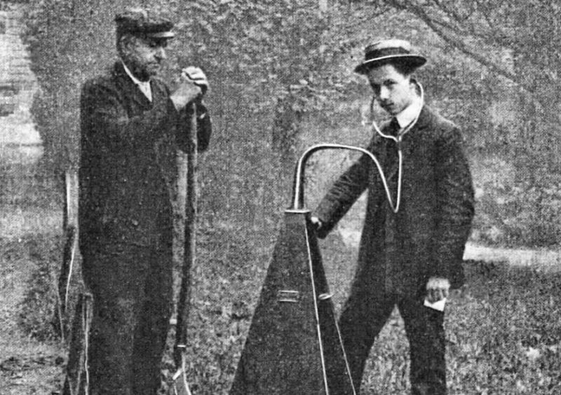 zobrazit detail historického snímku: Diénert-ův přístroj na hledáni vodních pramenů.