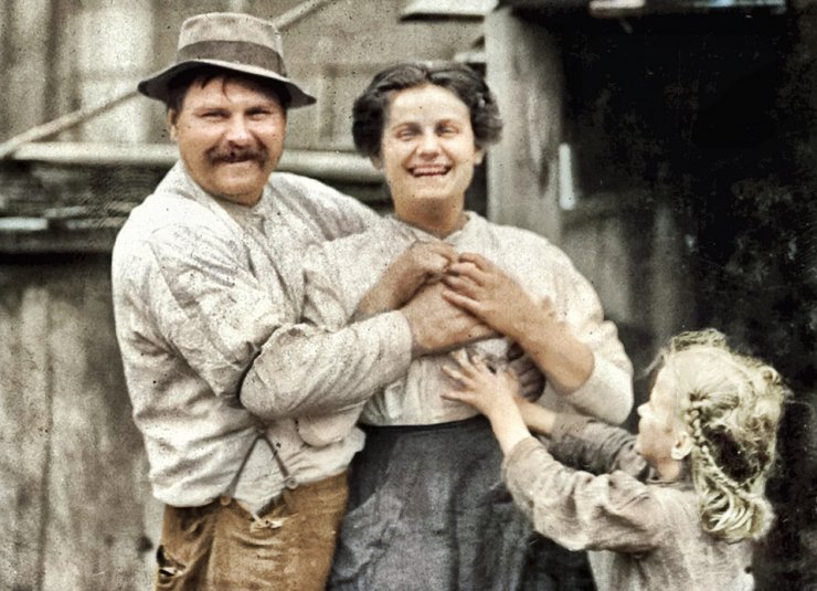 zobrazit detail historického snímku: Veselá rodina.