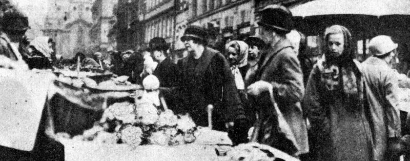 zobrazit detail historického snímku: Pražanky na trhu.