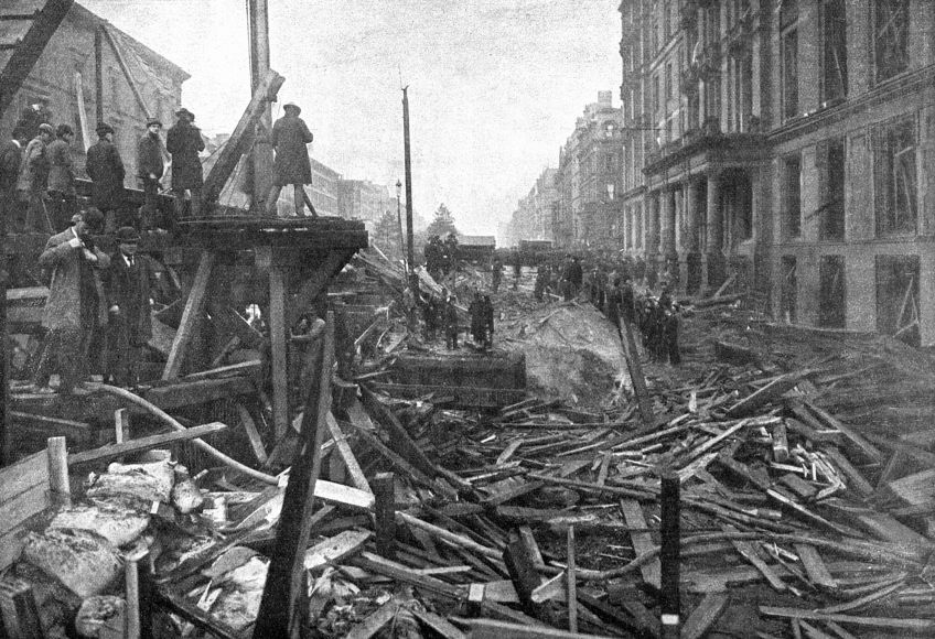 Výbuch dynamitu v centru New Yorku zabíjel Výbuch dynamitu v centru New Yorku zabíjel: Dynamit dokáže být extrémně nebezpečný. Článek z…