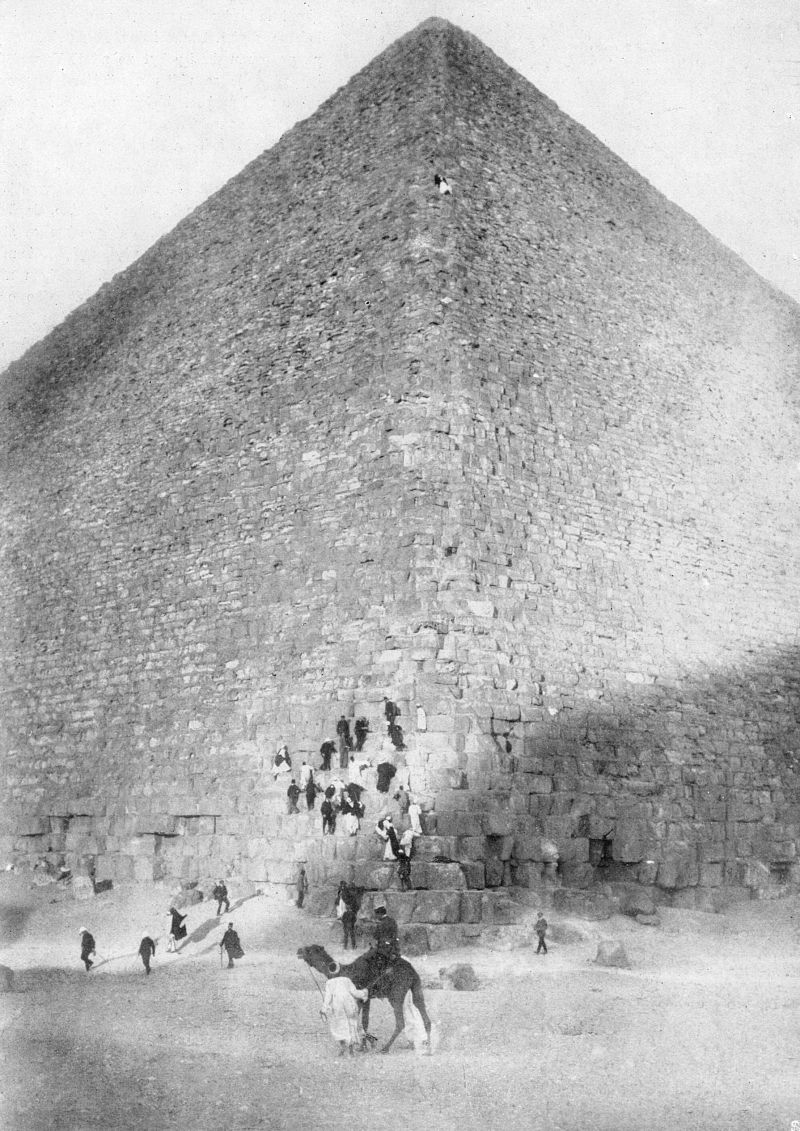 zobrazit detail historického snímku: Odpolení výlet k pyramidám u Giseh.