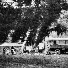 retro fotografie Celkový pohled na stan a autobus
