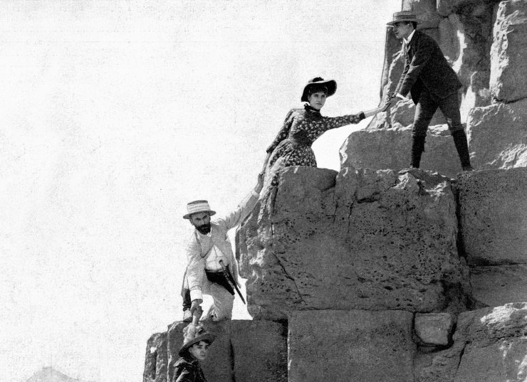 zobrazit detail historického snímku: Cheopsova pyramida.