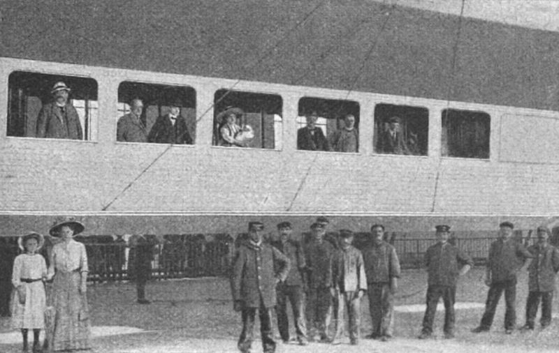 zobrazit detail historického snímku: Loďka pro cestující.