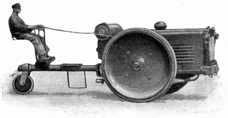 zobrazit detail historického snímku: Filtr vzduchu na Borsigově traktoru. Je nad kapotou motoru.