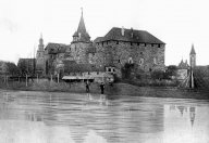 Svatováclavský zámek Lauf, zajímavá památka na české krále v Bavorsku: Zajímavý středověký hrad, ozdobený sochou…