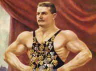 Rok 1913: Zápas Gustava Frištenského před 4000 nadšených diváků: Silák a zápasník Gustav Frištenský je legendou…