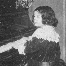 Tříletá pianistka Pilar Osorio.