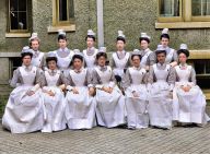 Rok 1902: Tajemná série sebevražd zdravotních sester: Pracovat jako zdravotní sestra v nemocnici je…
