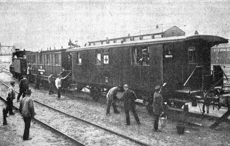 zobrazit detail historického snímku: Celý pomocný ochranný vlak.