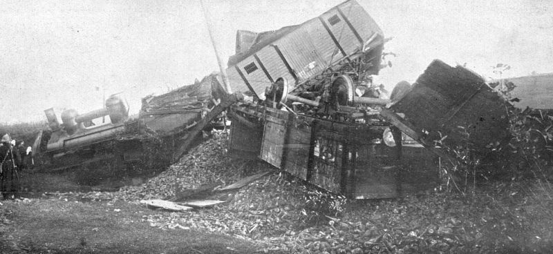 zobrazit detail historického snímku: Železniční neštěstí na trati vlárské na Moravě.