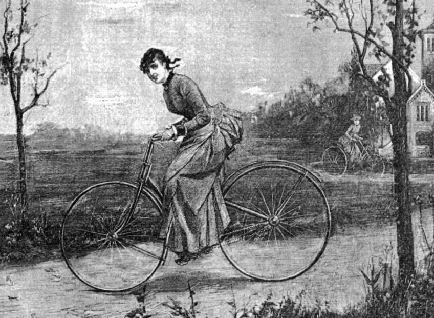 Jaké to bylo být první českou cyklistkou?: Dnes je žena na kole zcela běžnou věcí. V…