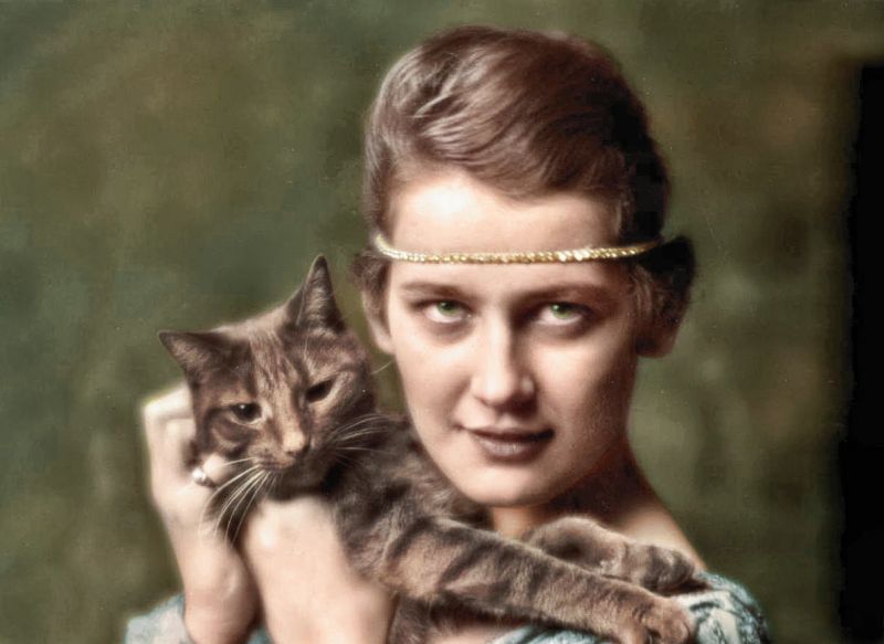 Žena s kočkou. - klikněte pro zobrazení detailu