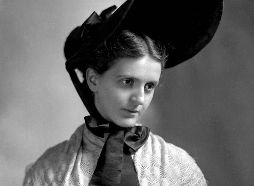 Jak to chodilo v klubu starých panen?: Prý je třeba ženy vychovávat ke schopnosti odolávat…