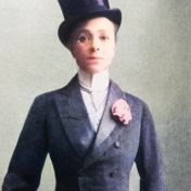 Rok 1911: Raději šla do vězení, než aby si místo pánského obleku vzala sukni!