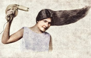 zobrazit detail historického snímku: Elektrický přístroj na sušení vlasů.