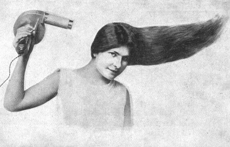 zobrazit detail historického snímku: Elektrický přístroj na sušení vlasů.