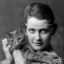 retro fotografie Žena s kočkou.
